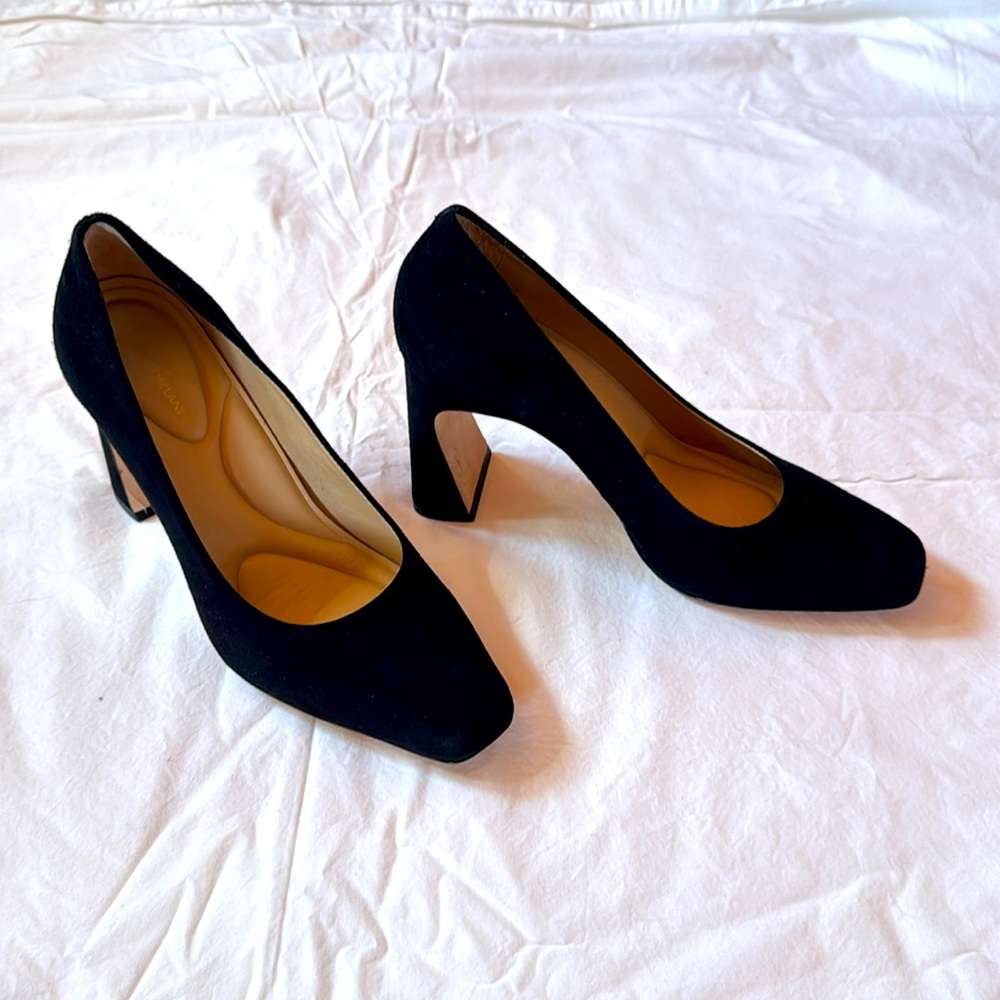 7M women’s Antonio Melani black suede heels